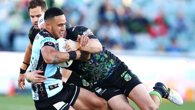 Valentine Holmes scored his 50th try for the Sharks.