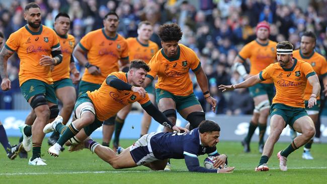 EDINBURGH, SCOTLAND - NOVEMBER 24: Sione Tuipulotu of Scotland scores their first try during the Autumn Nations Series 2024 match between Scotland and Australia at Scottish Gas Murrayfield on November 24, 2024 in Edinburgh, Scotland. (Photo by David Rogers/Getty Images)