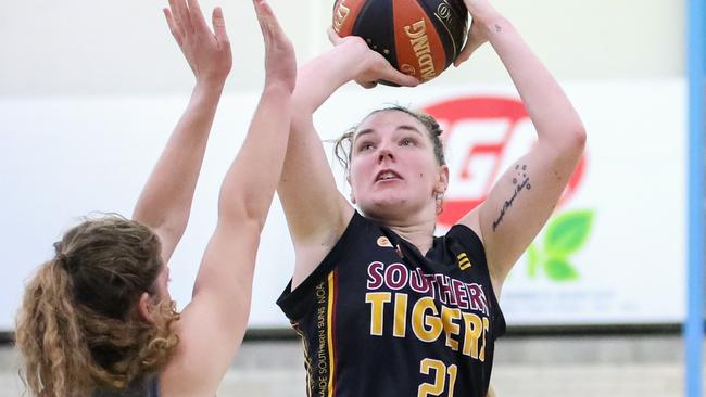 Southern Tigers player Mollie McKendrick rises up for a shot. Picture: Rod Patterson