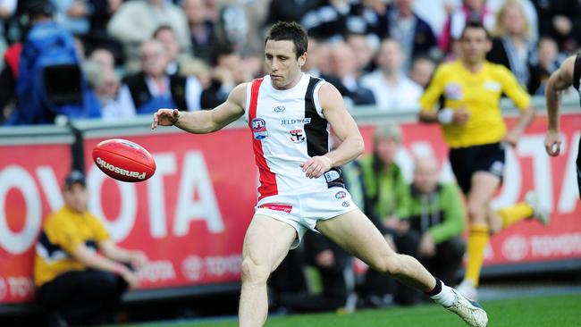 2010 Grand Final. DRAW. DRAWN GAME. Collingwood v St Kilda. MCG. Stephen Milne lets the ball bounce through the behind posts during the dying seconds of play on Saturday.