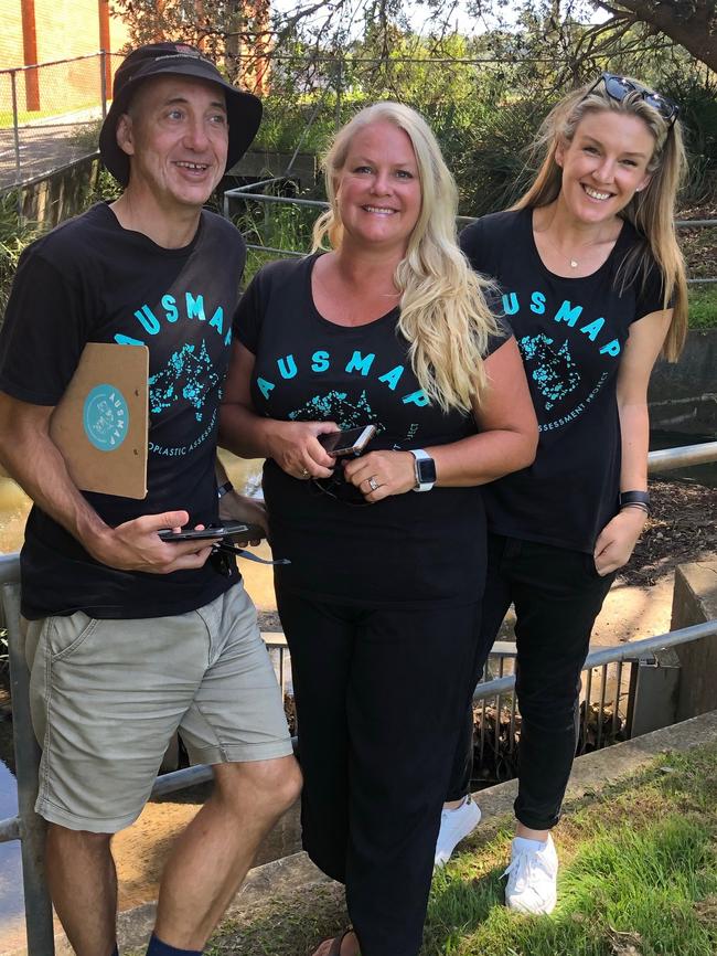 Dr Michelle Blewitt (centre) with research director Dr Scott Wilson and operations manager Kylie Tymoszuk from AUSMAP.