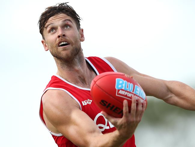 SYDNEY, AUSTRALIA - FEBRUARY 06: Dane Rampe of the Swans handpasses during a Sydney Swans AFL training session at Henson Park on February 06, 2019 in Sydney, Australia. (Photo by Cameron Spencer/Getty Images)