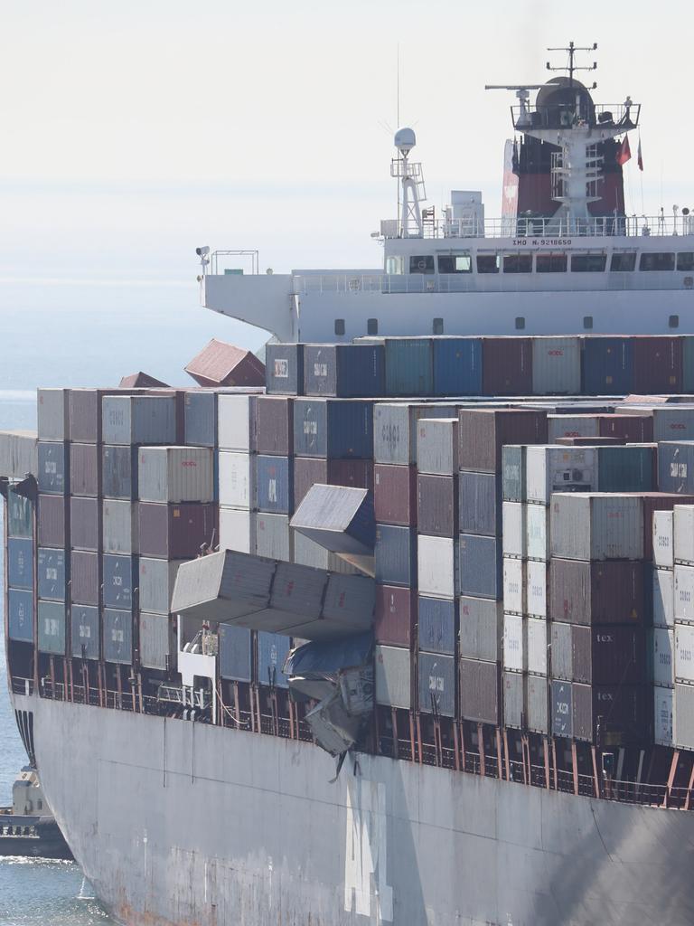 APL England Ship: Containers Dangle From Ship | Photos | The Courier Mail