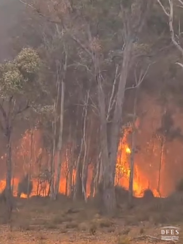 The fire northeast of Perth is burning towards the Wheatbelt town of Toodyay. Picture: DFES