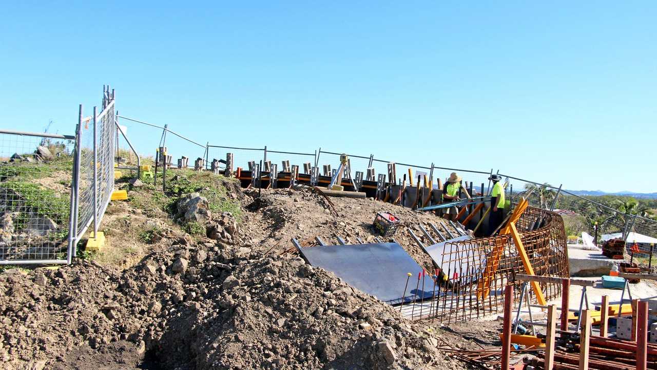 Lamberts Beach Lookout Nears Completion | The Courier Mail