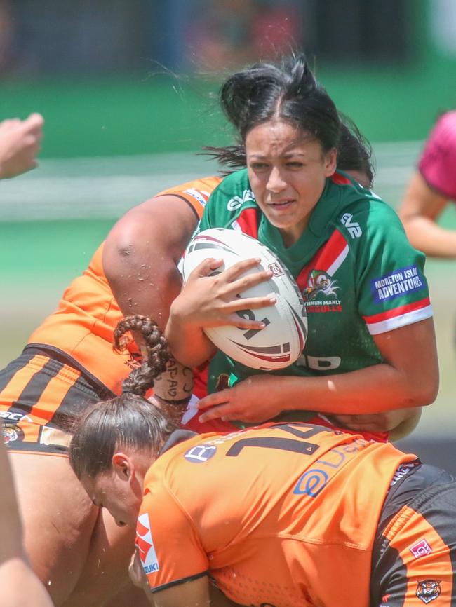 Hayley Bush created the try of the season. Pic: Stephen Archer