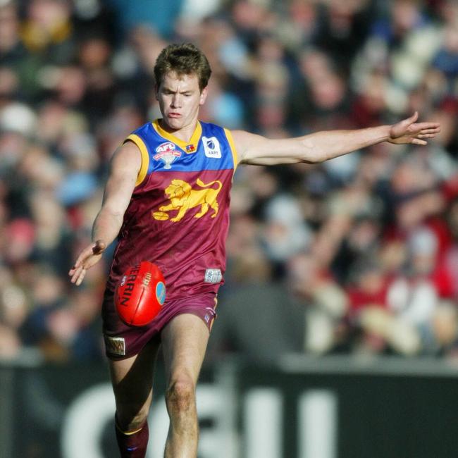 Richard Hadley lines up for goal during the 2003 Grand Final.