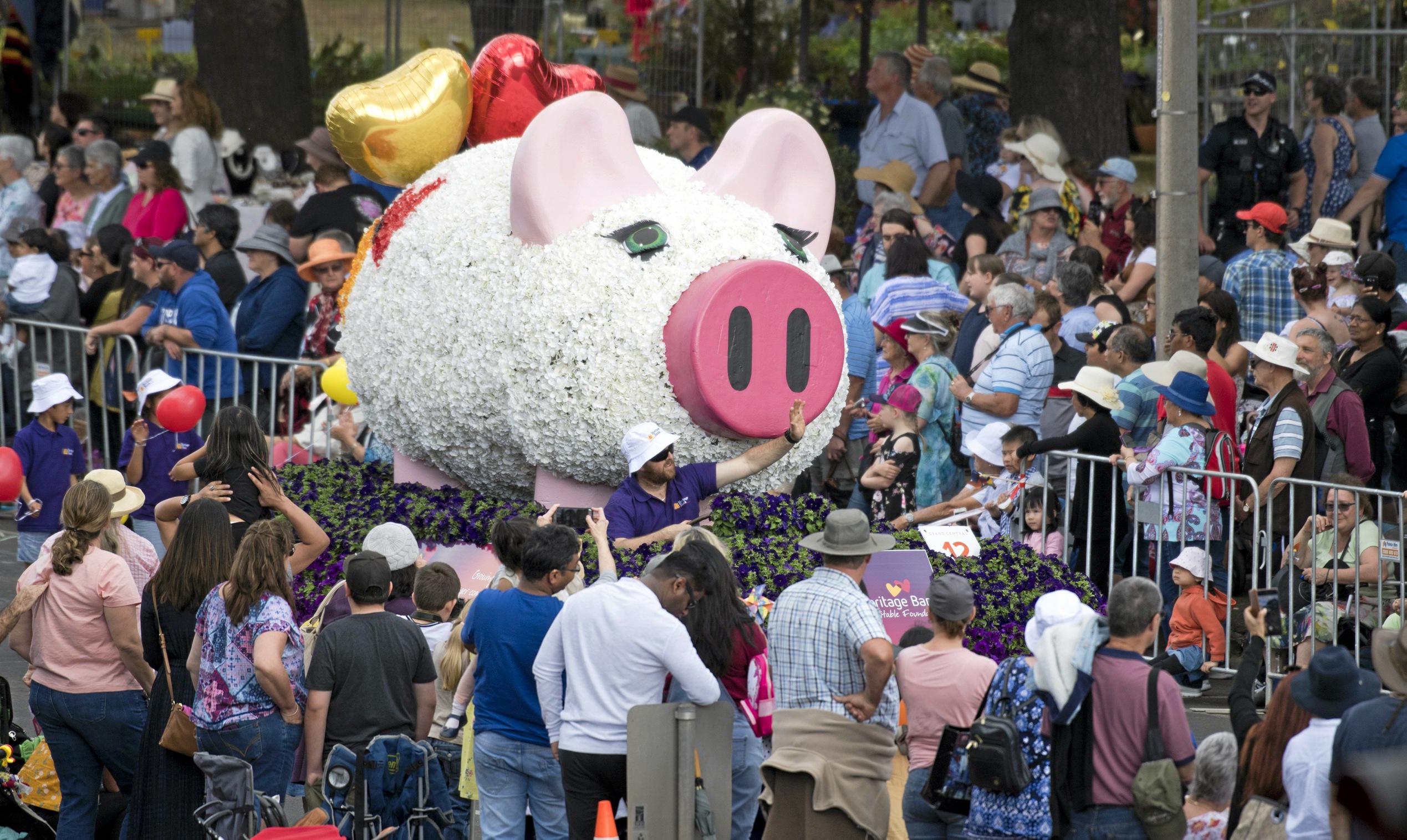 Heritage Bank float in the 2019 Grand Central Floral Parade. Saturday, 21st Sep, 2019.