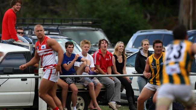 Changes to local footy crowds have been revised by AFL Victoria.