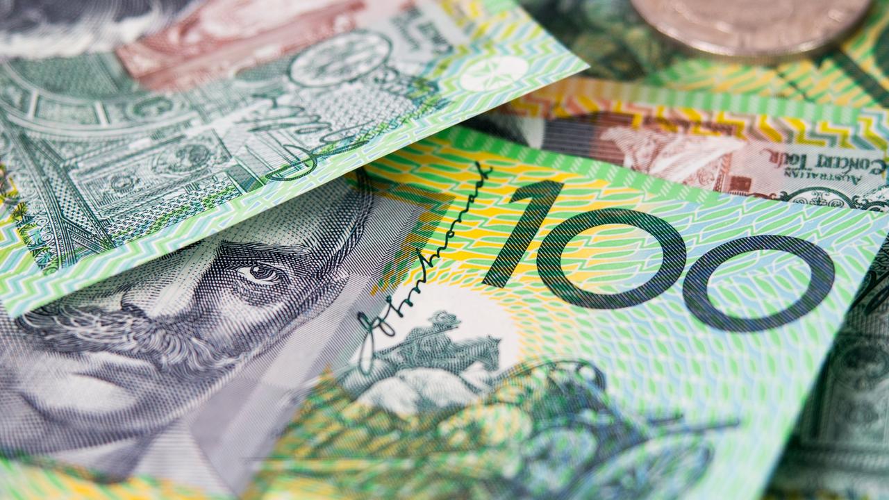 Accused meth trafficker’s alleged mountain of cash in phone snaps