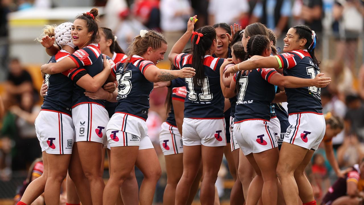 SYDNEY, AUSTRALIA - APRIL 03: Roosters players celebrate winning the NRLW Semi Final match between the Brisbane Broncos and the Sydney Roosters at Leichhardt Oval, on April 03, 2022, in Sydney, Australia. (Photo by Cameron Spencer/Getty Images)