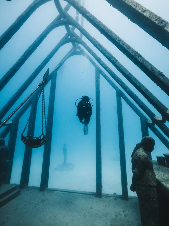 Diving at the Museum of Underwater Art.