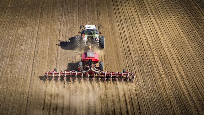 The new Tempo L32 can sow cereals and canola as well as sorghum and maize.