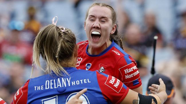 Tamika Upton scores the match winner during the NRLW Grand Final between the Newcastle Knights and the Gold Coast Titans at Accor Stadium, Sydney Olympic Park. Pics Adam Head