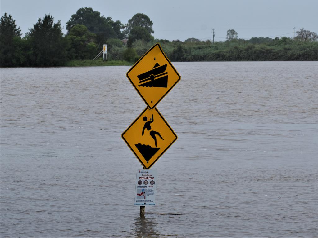 The Clarence River exceeded the 2.1m minor flood level at Grafton in the early afternoon on Wednesday, 16th December, 2020. Photo Bill North / The Daily Examiner