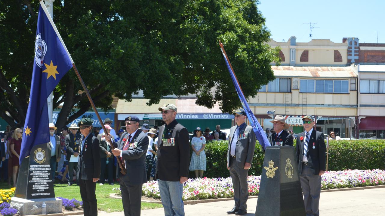 REMEMBRANCE DAY: Warwick stops to honour sacrifice | The Courier Mail