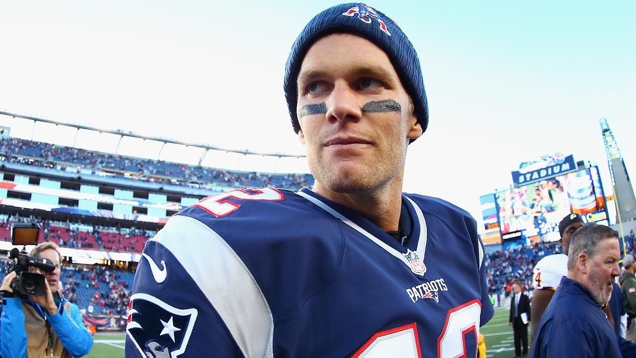 Tom Brady agrees to contract extension with Patriots