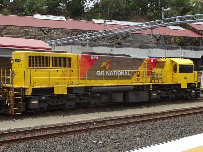 Long end leading obscures vision by requiring train drivers to look through the small windows at the side of a locomotive, down the length of the train, rather than through the main windscreen.