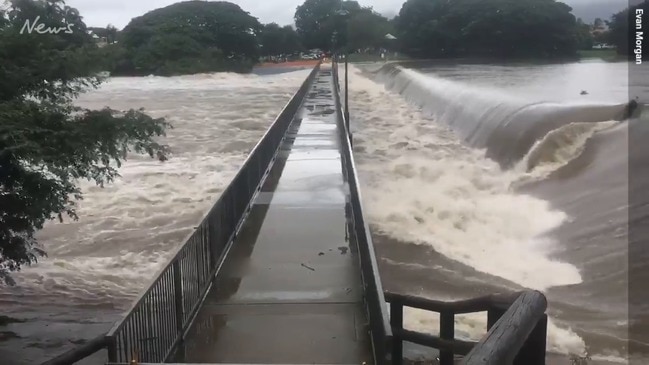 Aplins Weir in Townsville flows