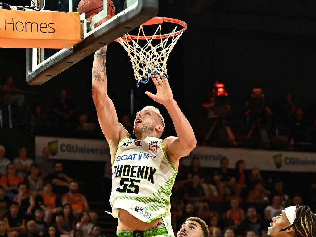 WATCH: Brady Manek's Massive One-Handed Drive, Slam, and Celebration for  Perth Wildcats