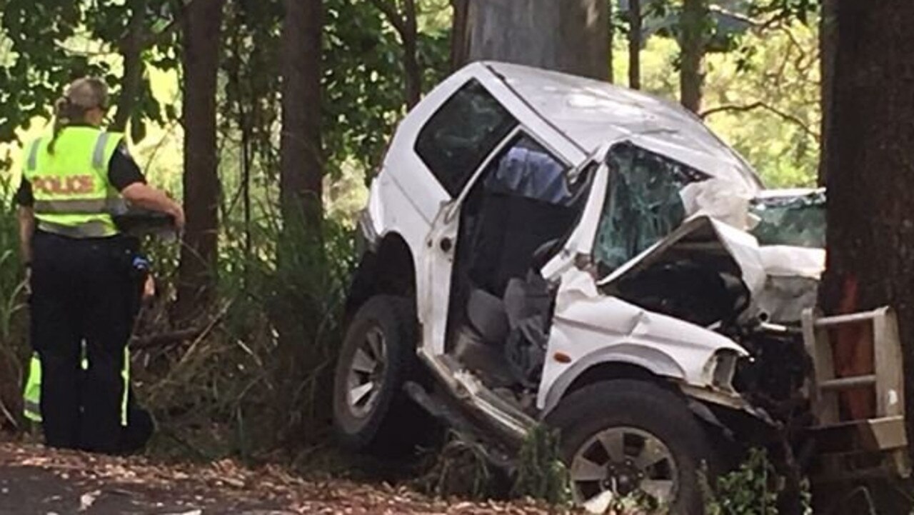 Man Dies After Car Hits Tree At Wolvi Near Gympie Gold Coast Bulletin 