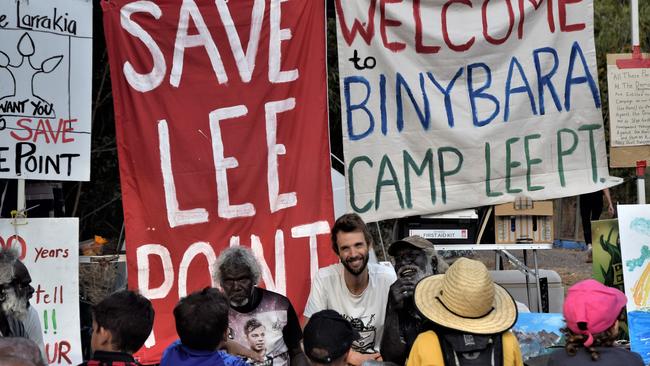 Territorians gathered at Binybara (Lee Point) Camp to host a vigil, celebrate the pause on development, and listen to songs and stories from Larrakia and Maningrida Elders. Picture: Sierra Haigh