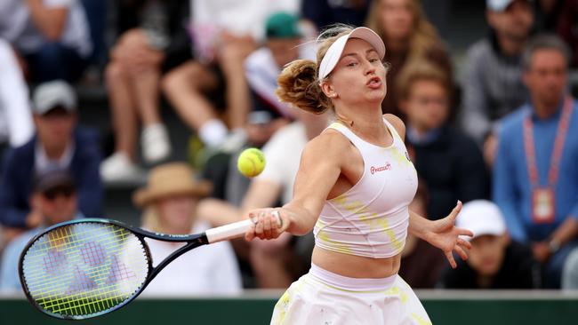 PARIS, FRANCE – MAY 27: Daria Saville of Australia plays a forehand against Martina Trevisan of Italy during the Women's Singles Third Round match on Day 6 of The 2022 French Open at Roland Garros on May 27, 2022 in Paris, France. (Photo by Adam Pretty/Getty Images)