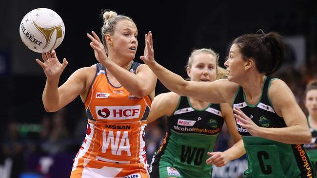 Kimberlee Green passes the ball to a teammate during the Super Netball major semi-final. Picture: AAP