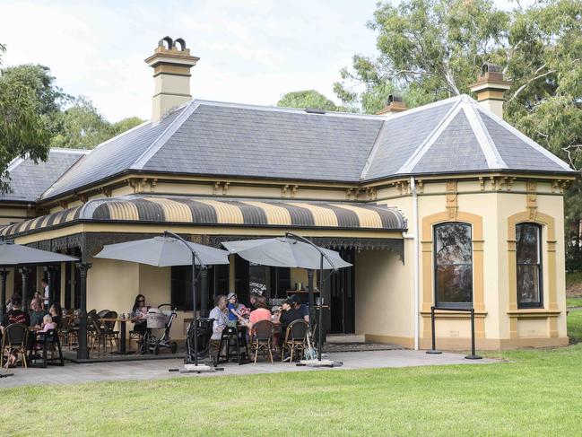 Customers dining at the Bellevue Cottage by Antoine. Picture: Flavio Brancaleone