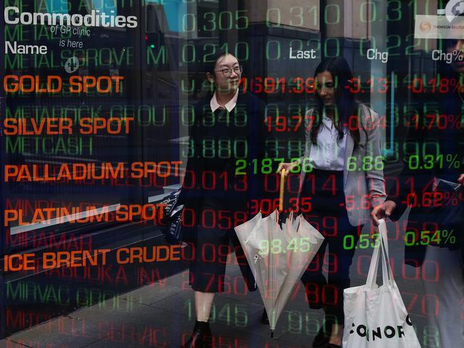 SYDNEY, AUSTRALIA - Newswire Photos- October 10, 2022: A general view of members of the public walking past the ASX in Sydney. Picture: NCA Newswire/ Gaye Gerard