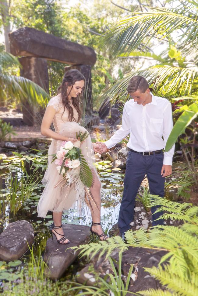 Garden of the Gods is set atop a 100m elevation ridge, featuring panoramic views of the ocean, from Cook Island off Fingal Head, to Kingscliff south to Salt, Casuarina, Cabarita Beach and Hastings Point.  