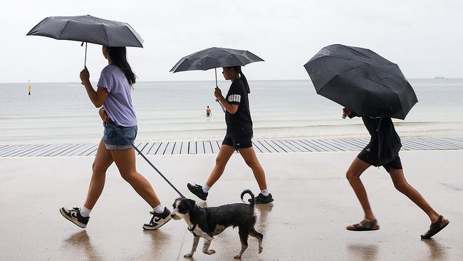 Experts are warning possibly severe thunderstorms are on the way for parts of Victoria. Picture: Ian Currie