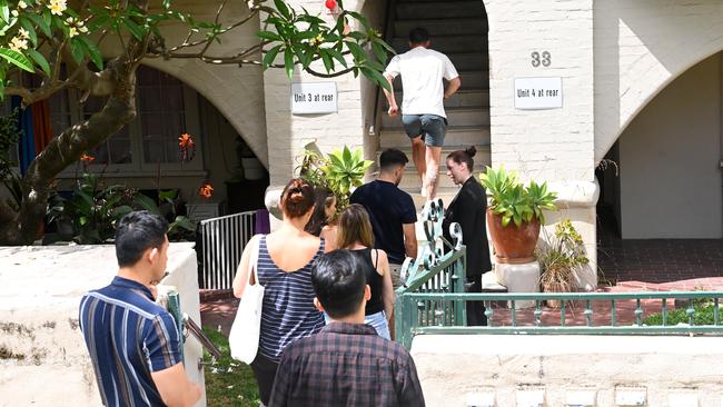 SYDNEY, AUSTRALIA - NewsWire Photos December 10, 2022: Hopeful Sydney-siders checking out the Sydney rental market in the Eastern Suburbs. Picture: NCA NewsWire / Jeremy Piper