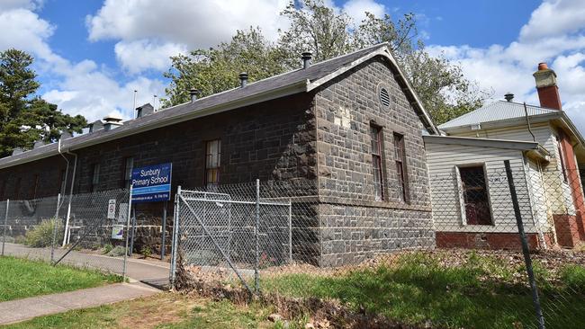 Sunbury Primary School, on the Jacksons Hill site, is heritage listed.