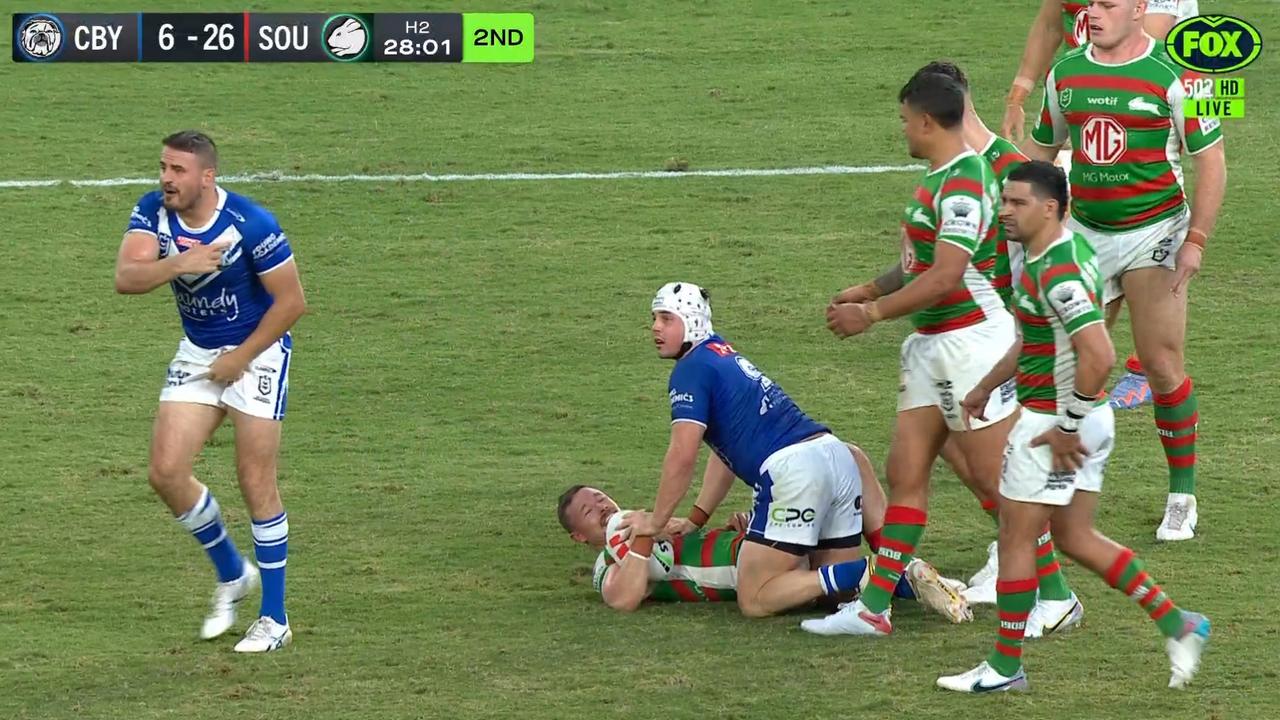 Josh Teynolds complained to the referee. Photo: Fox League.