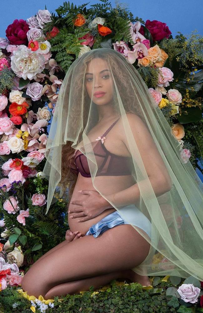 Beyonce’s baby bump became the most liked photo on Instagram this year.