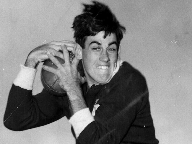 SA footballer Peter Darley playing for South Adelaide Football Club Apr 1963. a/ct