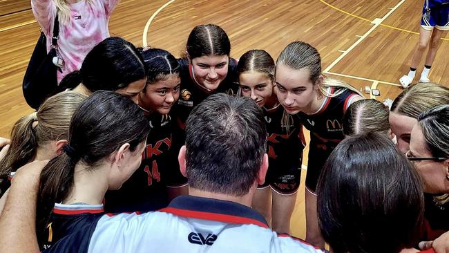 The Under 14 Womens Mackay Meteorettes at the National Championships