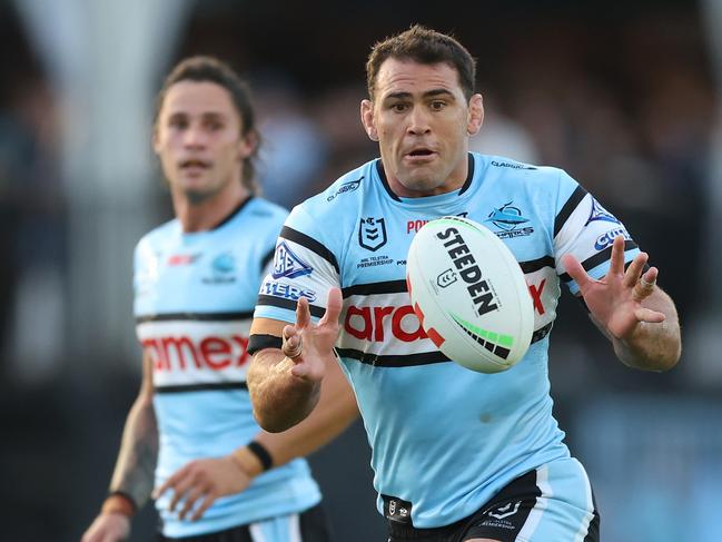 SYDNEY, AUSTRALIA - MARCH 15: Dale Finucane of the Sharks catches the ball during the round two NRL match between Cronulla Sharks and Canterbury Bulldogs at PointsBet Stadium on March 15, 2024, in Sydney, Australia. (Photo by Mark Metcalfe/Getty Images)