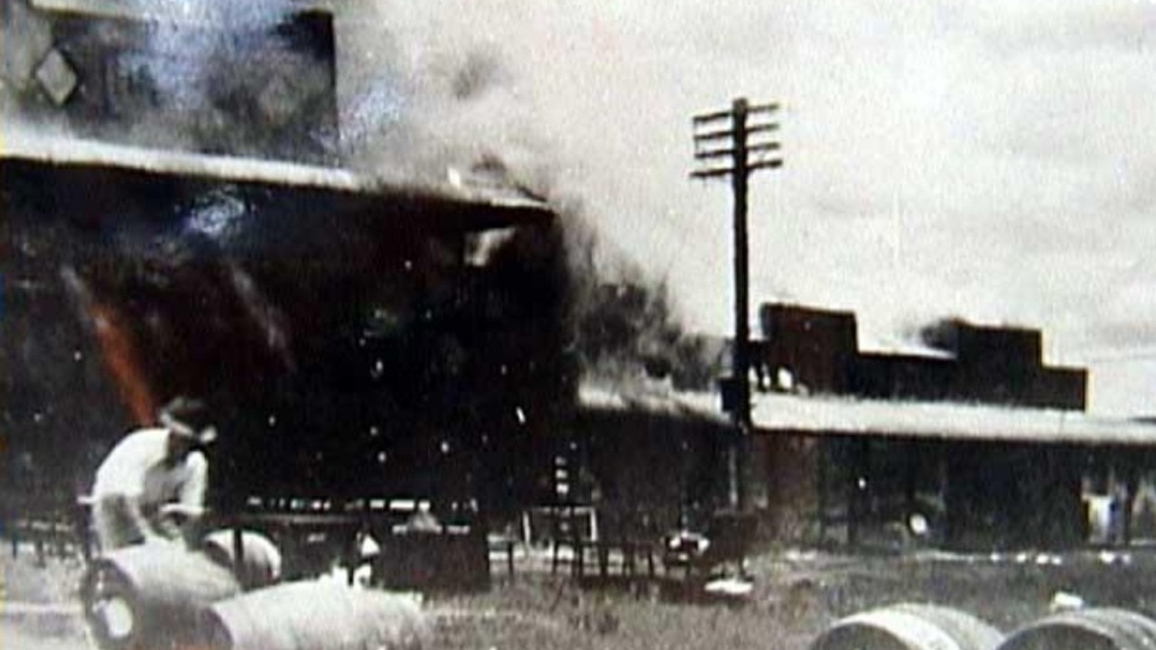 Fire at the Royal Hotel, Murgon, 1928. A devastating blaze that marked the end of a local landmark. Source: Unknown