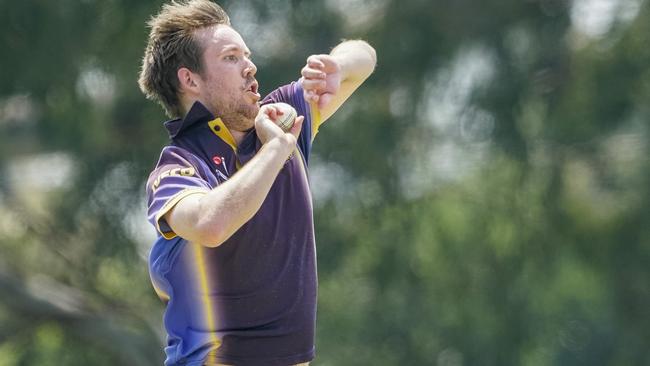 David King bowling for Ringwood. Picture: Valeriu Campan