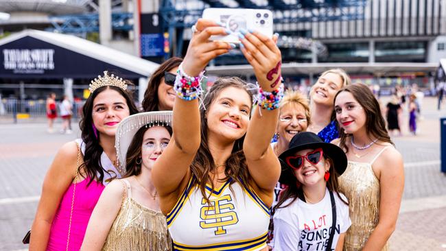 SYDNEY, AUSTRALIA. NewsWire Photos. FEBRUARY 26th, 2024. Percival Family arriving for the 4th and last Taylor Swift Concert at Olympic Park Picture: NCA NewsWire/ Ben Symons