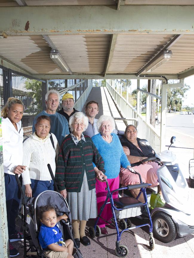 Commuters have been denied access at Doonside train station.