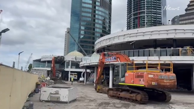 Demolition of Eagle Street Pier