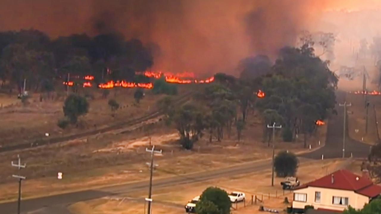 Videos showing the QFES response to major bushfires at Wallangarra.