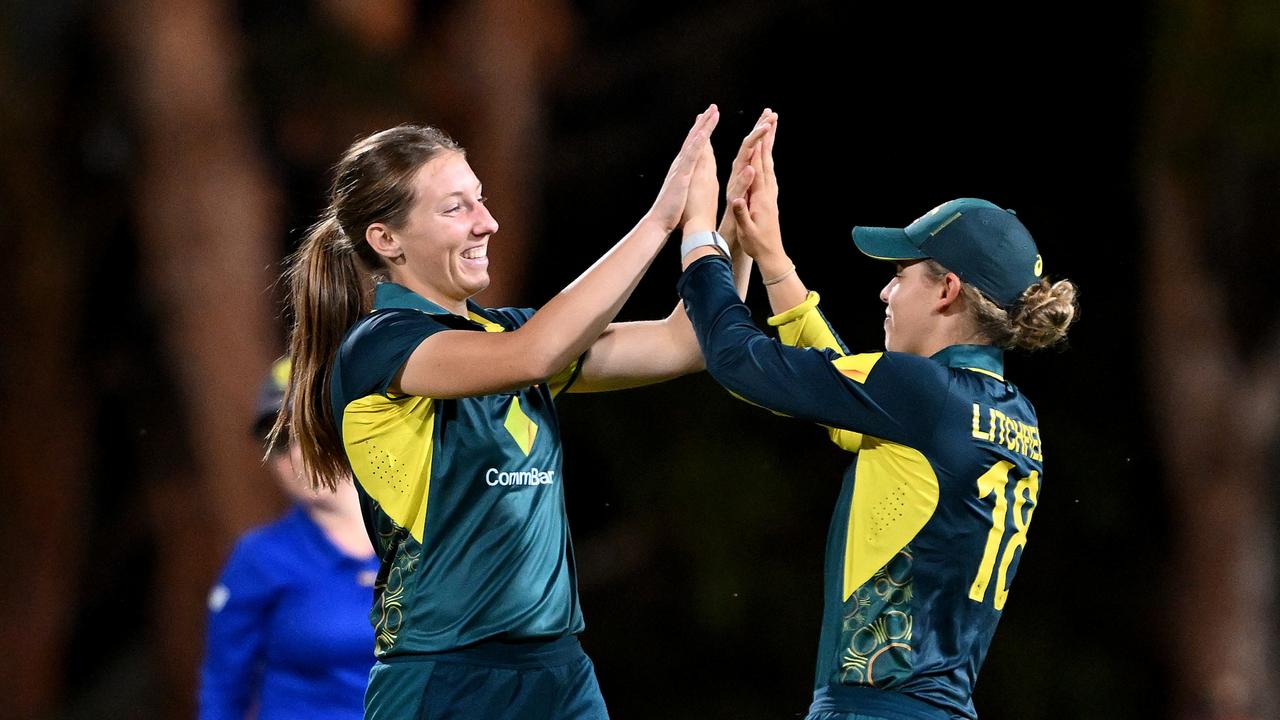 Darcie Brown could return for the Strikers after missing the start of the WBBL season with a hamstring injury. Picture: Bradley Kanaris/Getty Images