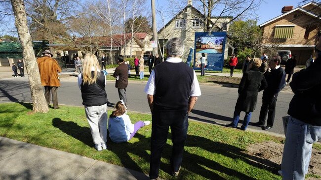 There will be no physical crowds at auctions again this week amid Victoria’s fifth lockdown.