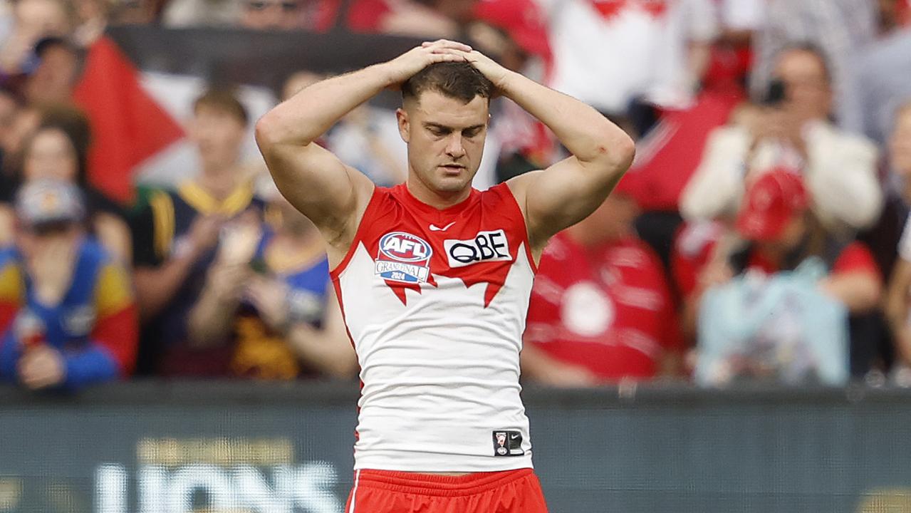 It was an ugly day for a whole host of Swans players. Photo by Phil Hillyard