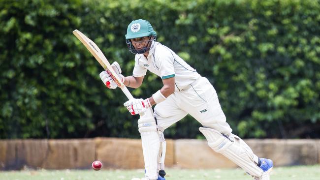 Ali Zaidi works the ball squad.(AAP Image/Renae Droop)