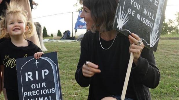 A local mother and her daughter protesting Mirvac’s development at the Vigil